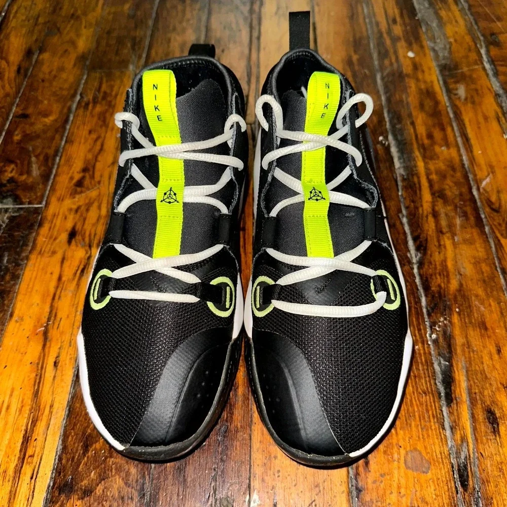 Nike Air Zoom Crossover 2 Sneakers Boys Size 7 Black Lace Up Basketball Shoes